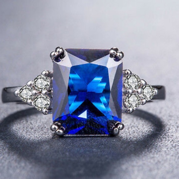 New Gorgeous 925 Silver Princess Cut Ring - Picture 2 of 5